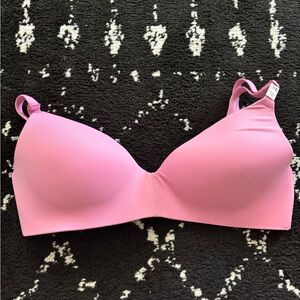 PINK Wear Everywhere Lightly Lined Wireless Bra